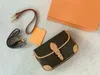 Designer Kvinnor Alfabet Utskrift Diane Axelväskor Brun Färgstygn Blomma Baguette Real Calf Leather Luxury Handbags Broderi Long Strap Cross Body Bag