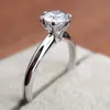 Classic 925 Silver Moissanite Ring Enkel stil Färg Smycken Anniversary Ring