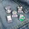 Just One More Mouse Emaille Broches Pin voor Dames Mode Jurk Jas Shirt Demin Metalen Grappige Broche Pins Badges Promotie Cadeau 2026141309