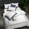 Set di biancheria da letto in cotone egiziano al 100% di lusso bianco per hotel a 5 stelle Set completo di copripiumino queen size king size / lenzuolo con angoli piatti 4/6 pezzi 210309