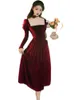 Elegante abito in velluto con colletto quadrato bordeaux Donna a vita alta a maniche lunghe Abiti da festa di compleanno da sera vintage Abiti femminili 210603