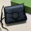 Noche clásica Bolsos de mujer de alta calidad Bolsos de sillín retro Hebilla de inserción Bolso de cuero genuino Hombro Mensajero Solapa Crossbody Correa Bolso Monedero