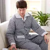 Zimowe pikowane męskie odzież nocna zagęścić ciepłe piżamy trzy warstwy bawełniane kurtki piżamas Plaid Print Piżamy męskie Suit3XL 211111