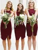 2021 Maroon Short Bridesmaid Dress Billiga Knä-längdskede Bröllop Gästklänning Forma Party Maid of Honor Dresses