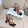 Sandali glitter Gilda di alta qualità da 100 mm con tacchi con bobina con cinturino in cristallo alti per donne designer di lusso Summer scarpe da sera per feste calzature di fabbrica
