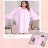 Toalheiro Coral Velvet Bathrobe Mergulhe a água damas de inverno Banho de boné de desenho animado Plus Salia de chuveiro de presente