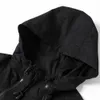Techwear jacka för män Black Hooded Anorak Fashion Windbreaker 211013