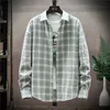 Trendigt märke Mäns Långärmad T-shirt Hongkong Stil Japansk Koreansk Plaid Shirt Handsome Loose Casual All-Match Youth Jacket 210531