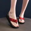 Hausschuhe Mädchen 2021 Sommer Dicken sohlen Keilabsatz Flip Flop Sandalen Frauen Mode Pailletten Outdoor Alias Schuhe