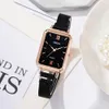 女性のために注意する磁気星空の時計豪華な女性時計ファッション長方形のダイヤル女性クォーツ腕時計wit