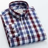 British Style Mäns Plaid Långärmad Casual Shirt Regular-Fit Button-Collar Design 100% Bomull Högkvalitativ Man Sociala Skjortor 210708