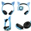 Creative Cat Ear Shape Headphones Cosplay Fällbar Blinkande Glödande Barnens Headsets Gaming Headphone LED Light Over On Ear Earphones för PC Bärbara datorer