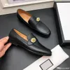 L5 21SS SCARPA IN PELLE VERNICIATA MENS MOCASSINO CON NAPPINE VERA PELLE Nero Slip On SCARPE DA VESTITO DA UOMO SCARPE DESIGNER Matrimonio SCARPE FORMALI 33