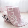 Letters RUG Ronde Katoen Mat Zachte Roze Tapijten Baby Huisdier Spel Play Area Carpet Kids Slaapkamer Decoratieve Baby Pogo Accessoires 210928