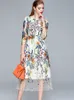 豪華なドレス秋のファッションデザイナーエレガントな花刺繍メッシュスリム女性高品質のヴィンテージロング210529