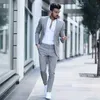 (Giacca + pantaloni) 2021 Moda casual Abiti da uomo d'affari di lusso per abiti da sposa Smoking da uomo Slim Fit Risvolto a punta Abiti da uomo rosa X0909