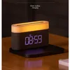 Horloges de table de bureau Horloge électronique intelligente Heures d'alarme sans fil Fonction multiple Chargeur de téléphone rapide Petite veilleuse