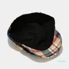 Berets Fashion Unisex Plaid Beret Bonnet Caps Winter Herfst Advance Pets Alle matched Classic Warm Walking Hat for Women Men