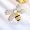 Süße Bienenbroschen Stifte 2021 Mode Hochzeitsfeier Schmuck Kubikzirkonia Emaille Plattieranzug Corsage Accessoires2891336