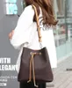 고품질 여성 오래 된 꽃 가죽 크로스 바디 어깨 가방 간단한 휴대용 레저 Drawstring 양동이 메신저 crossbody 가방 지갑