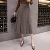 女性の光沢のあるスカート女性ファッションレトロスタイルハイウエストプリーツスカート秋の冬のオフィスレディ濃い温かいスカート210306