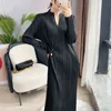 Miyake geplooid Koreaanse mode jurk vrouwen vallen 2021 winter lange mouw casual zwarte jurk elegante esthetische kleding G1214