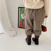 I bambini invernali scaldano i pantaloni casual scozzesi sciolti I ragazzi e le ragazze di stile coreano di lana addensano i pantaloni alla caviglia 210708