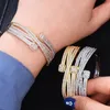 Bangle Soramoore Luxury Geometric Triangle CZ Öppna för kvinnor Bröllop Baguette Arabia Bridal brincos para som Mulheres 2021