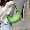 女性のための半月の小さな緑の肩の脇の下のバッグ2021新しい高品質のPUレザーバゲットハンドバッグ高級ブランドのトート