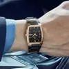 wwoorメンズスクエア腕時計高級ステンレスビジネスゴールドの腕時計トップブランドスポーツ日防水Reloj Hombre 210527