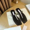 2021 designer de luxe ALAINA Sandales plates en cuir perlé élégantes chaussures carrées de fête pour femmes minimalistes pantoufles d'extérieur