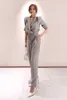 Oneimirry Summer Ladies Short Sleeve Solid Jumpsuits Suit V-hals Kontor bär avslappnad kvinnor Slim Fit Grey Overalls Rompers 210317