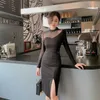 レディースファッションブラックドレスセクシーな視点パッチワークスリム不規則なスリットドレス秋の女性の服210608
