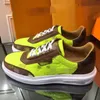 Novo Designer Men Treinador Sneaker Low top Suede Calfskin de couro corredor de couro Impressão de plataforma de borracha de grão em relevo Sapatos de lace-up MMKJAAA0002