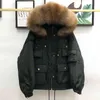 90% Blanc Duvet De Canard Veste Réel Fourrure De Raton Laveur À Capuche Femme Épaissir Chaud Hiver Vers Le Bas Manteau Femmes Court Lâche Plume Neige Manteau 211120