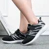 Bona Ankomst Style Barn Casual Shoes Mesh Sneakers Boys Flickor Flat Barn Running Skor Ljus Fast Gratis Shippin 220121