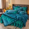 Set di biancheria da letto Luxury Super Soft Warm Set Velluto Flanella Copripiumino in pizzo Trapunta Trapuntata Ricamo Volant Gonna Letto Copriletto