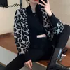 Yitimuceng leopardo jaquetas para mulheres casacos retalhos outono roupas de inverno coreano bolsos de decote em v emenda emendados stitch aberto 210601