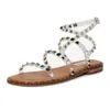 New Rivet Strong Flat Women Sandals Fashion Shoes Lightweight Non-slip Sabot Women's Summer Designer Studded Sandals 210225