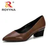 Royyna Przyjazd Damskie Pompy Mikrofibra Maszynka Spnieszczone Toe Wygodne Buty Casual Handmade Lady Wedding 211123