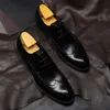 Mode hommes véritable bout d'aile en cuir chaussures habillées bout pointu à lacets richelieu sculpture Oxfords mariage affaires plate-forme chaussures F24