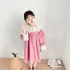 Koreanischer Stil Frühling Mädchen Kleider Spitze Peter Pan Kragen Puff Prinzessin Mädchen Kleidung E9035 210610