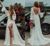 Sexig Bohemain Beach Plus Size Bröllopsklänningar som kastar V Neck Långärmar Hög sida Split A Line Chiffon Beach Wedding Dress Brudklänning