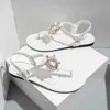 2021 Sandali da donna estivi Sandali piatti con bottoni in metallo moda Donna Cartella di alta qualità Pantofole con punta Sandali casual da donna Y0721