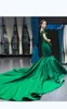 2021 Modest Dark Green Mermaid Wedding Dresses Floral Applique Beaded Off The Shoulder Plus Size Briddal Gowns Womens Formal party Dress Vinatge