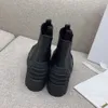 En kaliteli pist tarzı demir ayak bileği chelsea botlar siyah deri kadın lüks tasarımcı ayakkabıları tıknaz blok düşük topuk slip-on martin patik fabrika ayakkabı3744266
