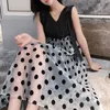 PEUT-U U Noir Polka Dot Mesh Patchwork Une ligne Longueur genou Robe sans manches Réservoir V Col Zipper Robe Élégante Été D1747 210529