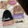 Berets 2021 Pearl Letter Sticked Beanies Hats Kvinnor Skallies Beanie Soft Elastic Cap Solid Sport Bonnet Winter Warm Ski