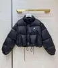 Women's Down Jacket Triangle Label Löstagbar hylsa tjock varm vindbrytare för lady smala jackor vinterutgifter bokstäver