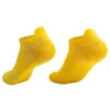 Chaussettes masculines sport la cheville nylon de basket-ball en nylon en nylon coulant de bonbons non glip